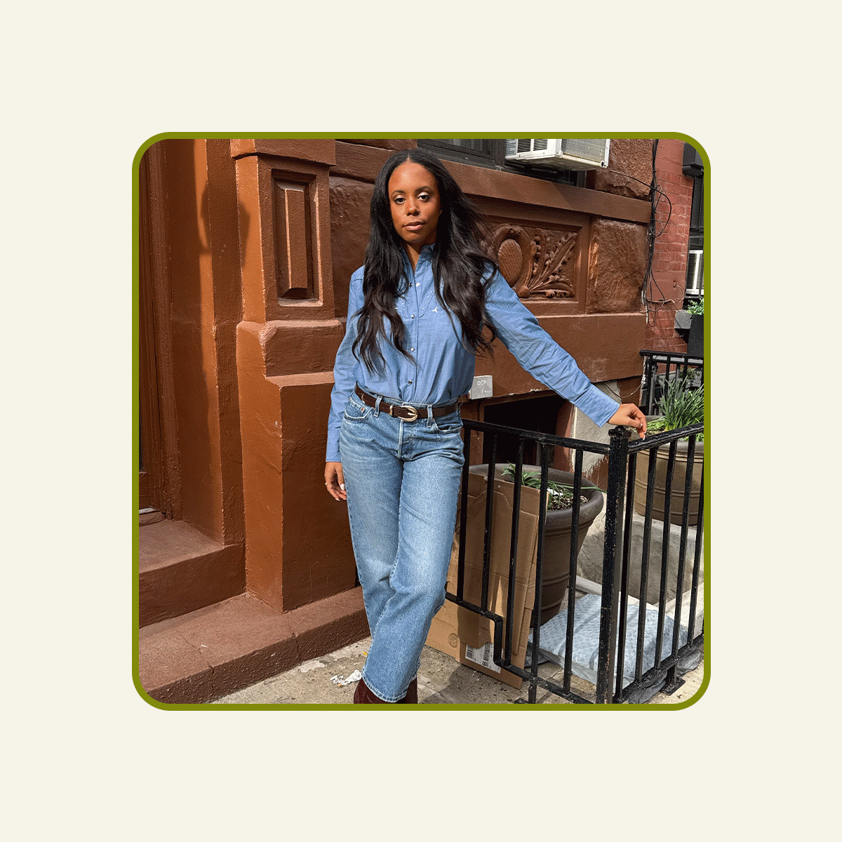 GIF of Editor Wearing Spring Outfits